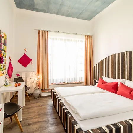 Aparthotel Hotel In Der Grünen Zitadelle Von Magdeburg Magdeburg